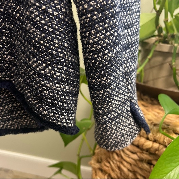 Talbots Navy Tweed Fringe Peplum
Jacket Blazer Zip Up Size 2 Petite - Picture 2 of 8